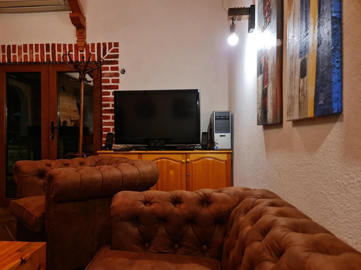 Къща За Гости Каза Роза - Swiss Style Chalet Casa Rosa Guest House Kyustendil Buitenkant foto